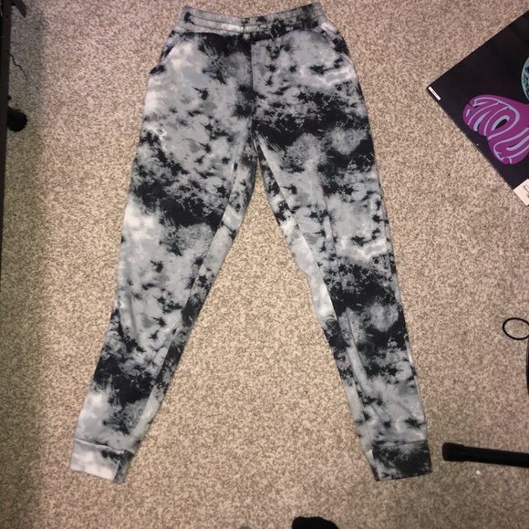 affordable trendy jeans and pants! - Picture 9 of 10